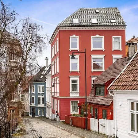 Bo Blant Brosteinsbelagte Gater I Hjertet Av * Bergen